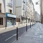 Beautiful Studio Apt In Paris By Guestready