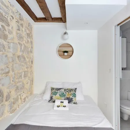 Apartment Beautiful Studio Apt In By Guestready *
